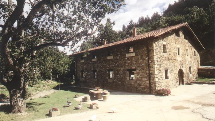 Fachada agroturismo Pastain en Gipuzkoa