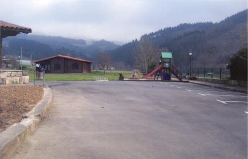 parking casa rural Barturen en Bizkaia