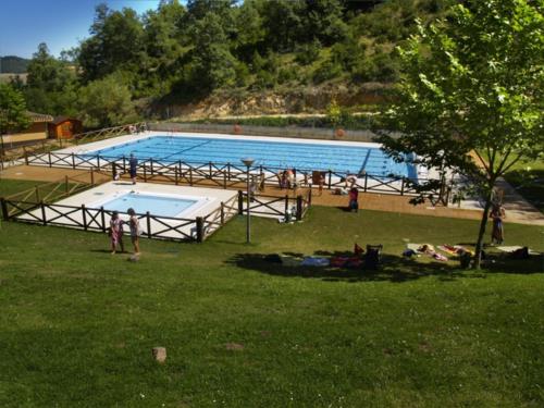 Piscinas casa rural Gaztelubidea en Alava